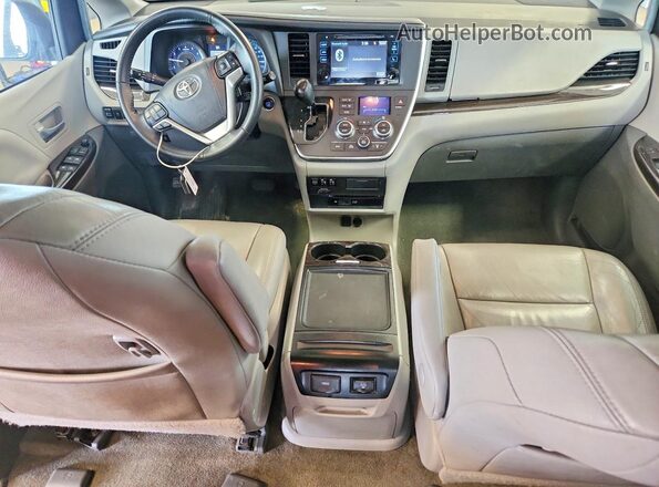 5TDDZ3DC4HS161019 2017 TOYOTA SIENNA Gray Вид панелі приладів