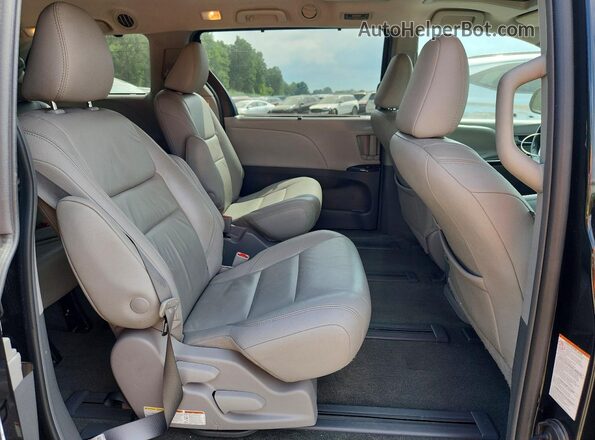 5TDDZ3DC4JS189702 2018 TOYOTA SIENNA Black უკანა სალონის ხედი