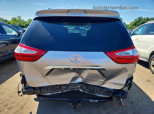 5TDDZ3DC7HS167557 2017 TOYOTA SIENNA Silver Вид ззаду