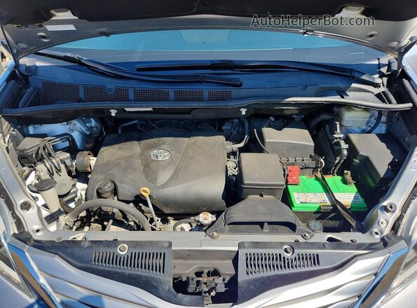 5TDDZ3DC7HS167557 2017 TOYOTA SIENNA Silver Вид підкапотного простору