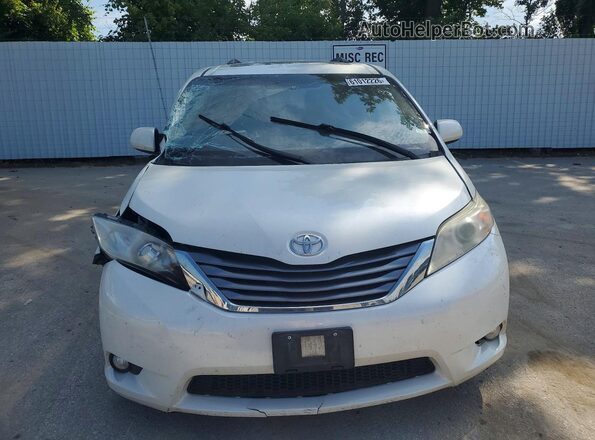 5TDDZ3DC8HS174422 2017 TOYOTA SIENNA White Вид спереду
