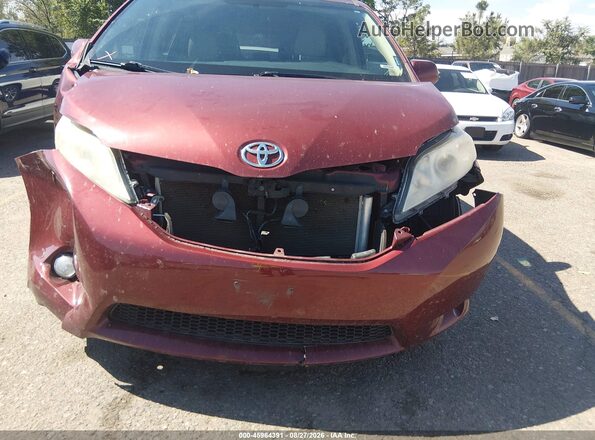 5TDDZ3DCXHS151868 2017 TOYOTA SIENNA Красный Вид спереди
