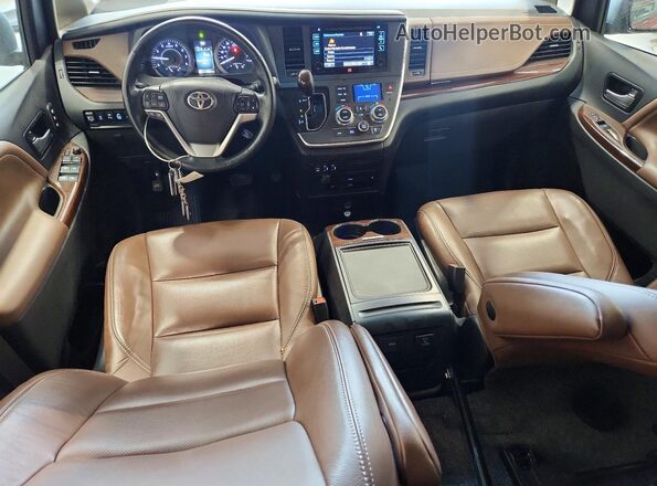5TDDZ3DCXHS155760 2017 TOYOTA SIENNA Красный Вид панели приборов