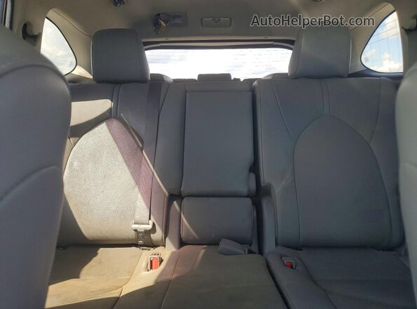 5TDDZRBH3MS068519 2021 TOYOTA HIGHLANDER Silver Հետևի նստատեղերի տեսք