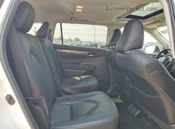 5TDDZRBH9MS084594 2021 TOYOTA HIGHLANDER White Vista interior trasera