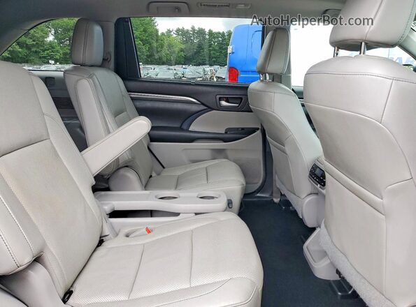 5TDDZRFH3HS478687 2017 TOYOTA HIGHLANDER Blue Vista interior trasera