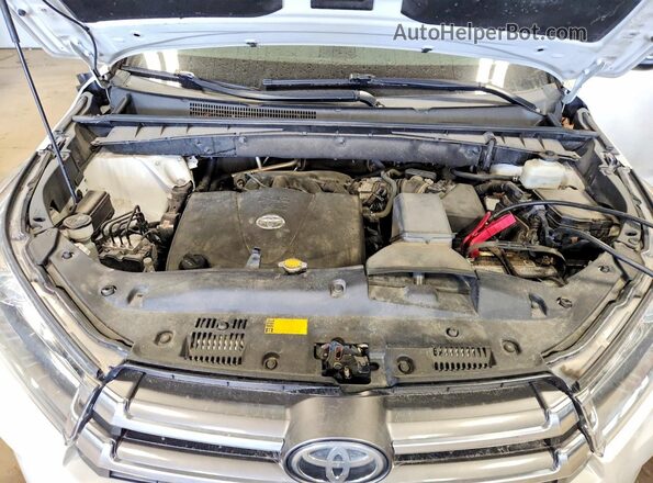 5TDDZRFH4HS422743 2017 TOYOTA HIGHLANDER White Engine compartment view