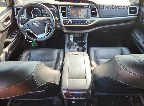 5TDDZRFH5JS816712 2018 TOYOTA HIGHLANDER Синий Вид панели приборов