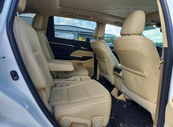 5TDDZRFH5JS848379 2018 TOYOTA HIGHLANDER White Հետևի նստատեղերի տեսք