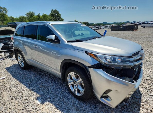 5TDDZRFH7JS826853 2018 TOYOTA HIGHLANDER Silver Передня права чверть