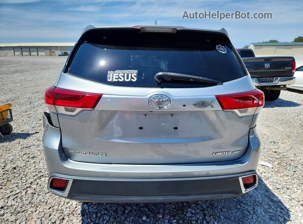 5TDDZRFH7JS826853 2018 TOYOTA HIGHLANDER Silver Вид ззаду