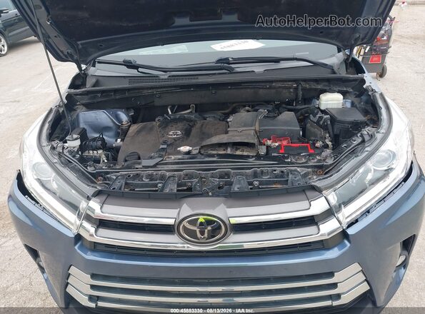 5TDDZRFH8JS889525 2018 TOYOTA HIGHLANDER Light Blue უკანა ხედი