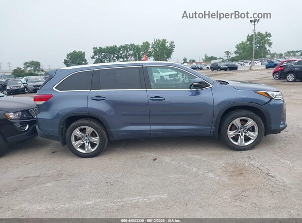 5TDDZRFH8JS889525 2018 TOYOTA HIGHLANDER Light Blue უკანა სალონის ხედი