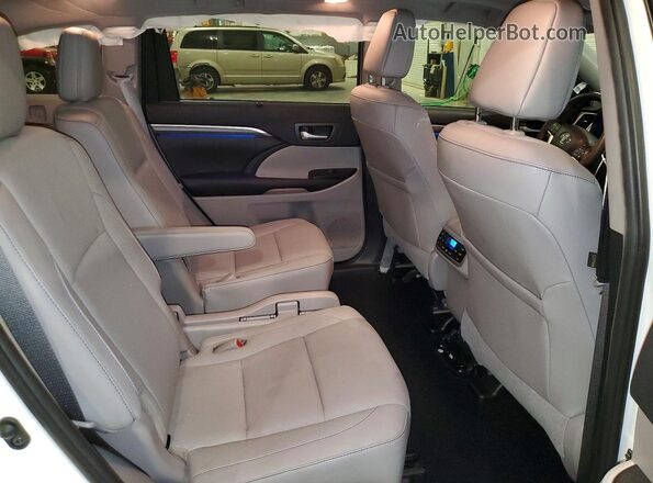 5TDDZRFH8KS952396 2019 TOYOTA HIGHLANDER Белый Вид задней части салона