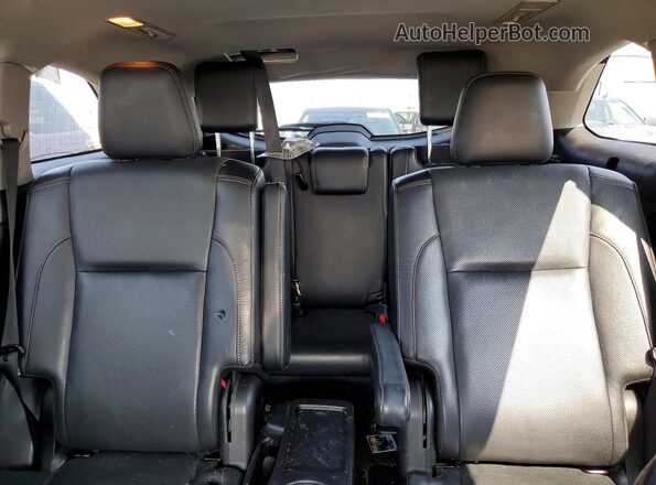 5TDDZRFHXHS467430 2017 TOYOTA HIGHLANDER White Հետևի նստատեղերի տեսք