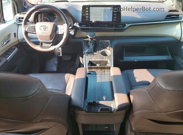 5TDESKFC3NS052952 2022 TOYOTA SIENNA Red Вид панелі приладів