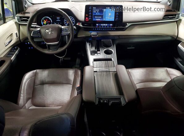 5TDESKFC8PS084590 2023 TOYOTA SIENNA Silver Dashboard view