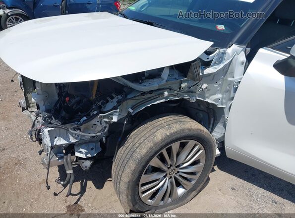 5TDFARAH7PS021838 2023 TOYOTA HIGHLANDER White Widok z przodu
