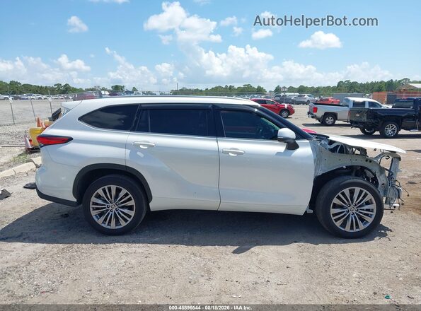 5TDFARAH7PS021838 2023 TOYOTA HIGHLANDER White Widok wnętrza 360 stopni