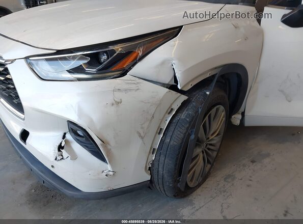 5TDFZRAHXMS038802 2021 TOYOTA HIGHLANDER Silver Front view