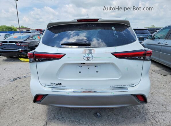 5TDFZRBH3MS135743 2021 TOYOTA HIGHLANDER White უკანა ხედი