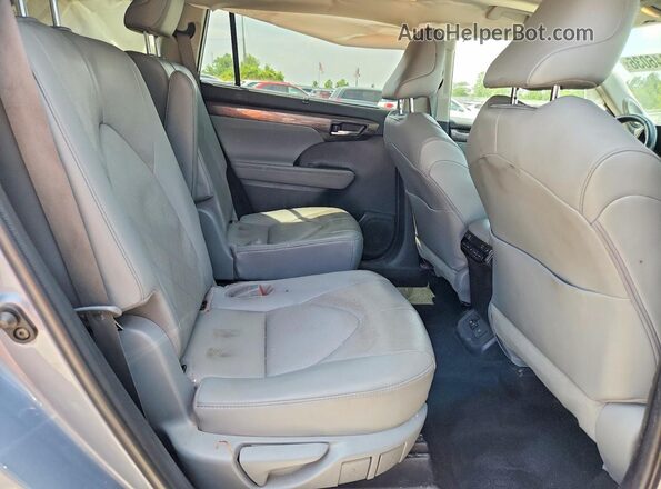 5TDFZRBH7MS068158 2021 TOYOTA HIGHLANDER Gray უკანა სალონის ხედი