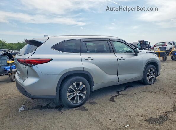 5TDGBRCH5NS538843 2022 TOYOTA HIGHLANDER Серебряный Задняя правая четверть