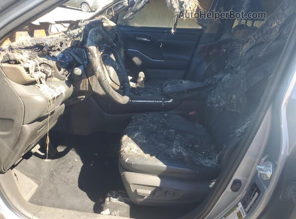 5TDGZRAH0MS071537 2021 TOYOTA HIGHLANDER Blue Vista interior delantera