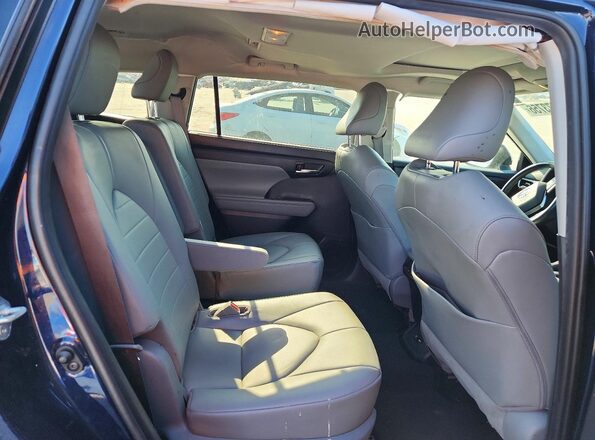 5TDGZRAH1LS013127 2020 TOYOTA HIGHLANDER Blue Widok wnętrza z tyłu
