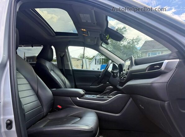5TDGZRAH2LS502152 2020 TOYOTA HIGHLANDER Silver Вид салону спереду