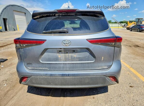 5TDGZRAH2MS061382 2021 TOYOTA HIGHLANDER Silver Rear view