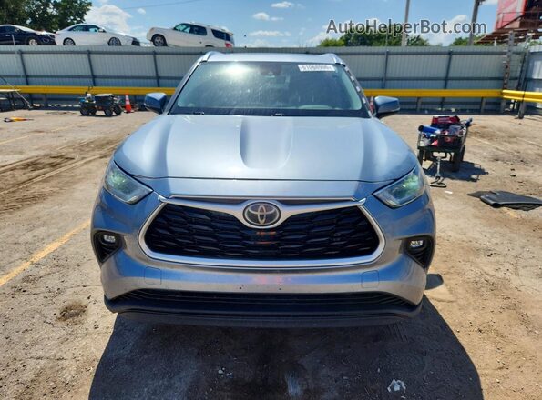 5TDGZRAH2MS061382 2021 TOYOTA HIGHLANDER Silver Front view