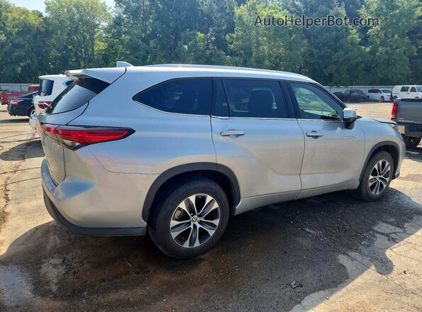 5TDGZRAH3LS508445 2020 TOYOTA HIGHLANDER Silver Tył prawy