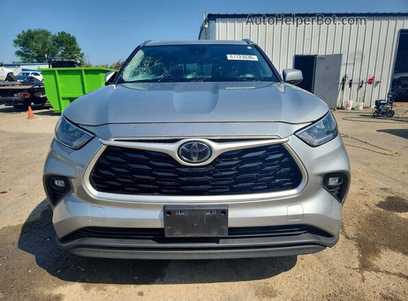 5TDGZRAH3LS508445 2020 TOYOTA HIGHLANDER Silver Widok z przodu