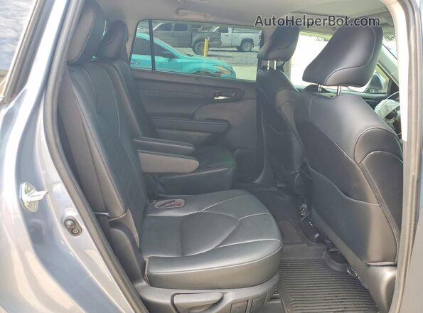 5TDGZRAH4MS080905 2021 TOYOTA HIGHLANDER Blue Rear seats view