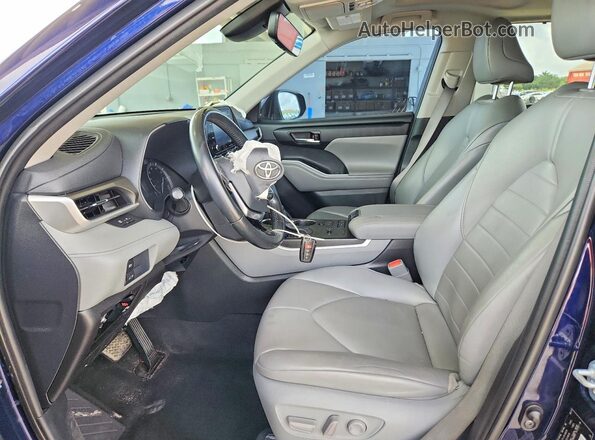 5TDGZRAH4MS531217 2021 TOYOTA HIGHLANDER Blue Widok wnętrza z przodu