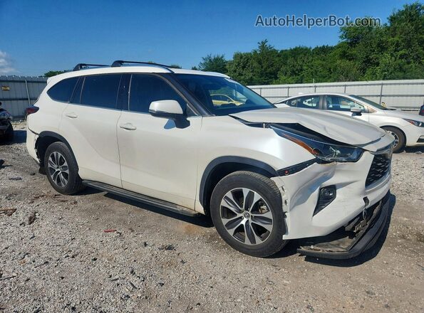 5TDGZRAH7MS064892 2021 TOYOTA HIGHLANDER White Передня права чверть