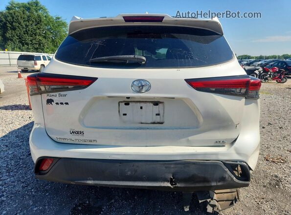 5TDGZRAH7MS064892 2021 TOYOTA HIGHLANDER White Вид ззаду