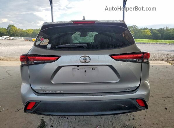 5TDGZRAH9MS050377 2021 TOYOTA HIGHLANDER Серебряный Вид сзади