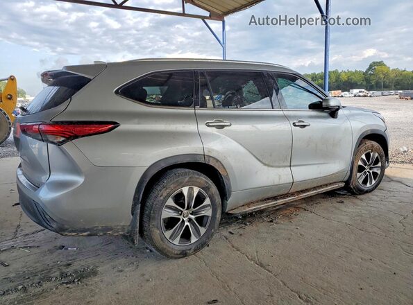 5TDGZRAH9MS050377 2021 TOYOTA HIGHLANDER Серебряный Задняя правая четверть