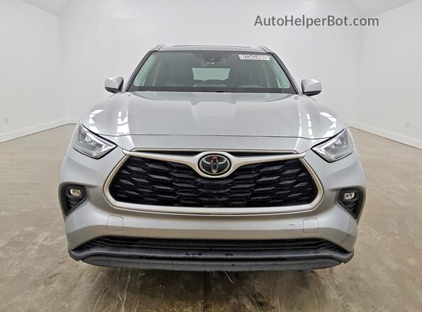 5TDGZRAHXLS001753 2020 TOYOTA HIGHLANDER Silver Front view
