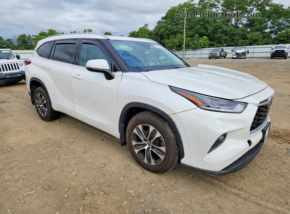 5TDGZRBH0MS128561 2021 TOYOTA HIGHLANDER White Front right
