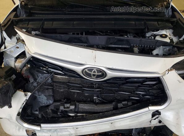 5TDGZRBH2MS094042 2021 TOYOTA HIGHLANDER White Engine compartment view