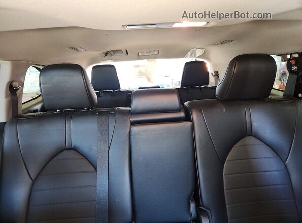 5TDGZRBH2NS573935 2022 TOYOTA HIGHLANDER Black Widok tylnych siedzeń
