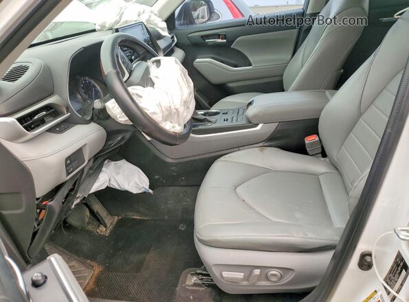 5TDGZRBH4NS221536 2022 TOYOTA HIGHLANDER Silver Սալոնի դիմացի տեսք