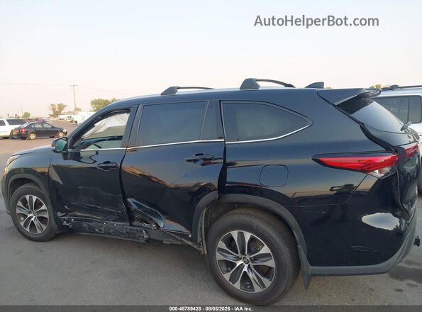 5TDGZRBH6MS099213 2021 TOYOTA HIGHLANDER Black Widok z przodu