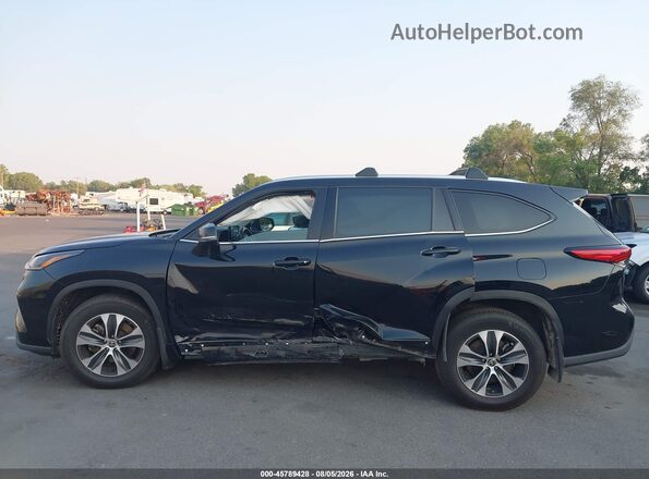 5TDGZRBH6MS099213 2021 TOYOTA HIGHLANDER Black Widok wnętrza z tyłu