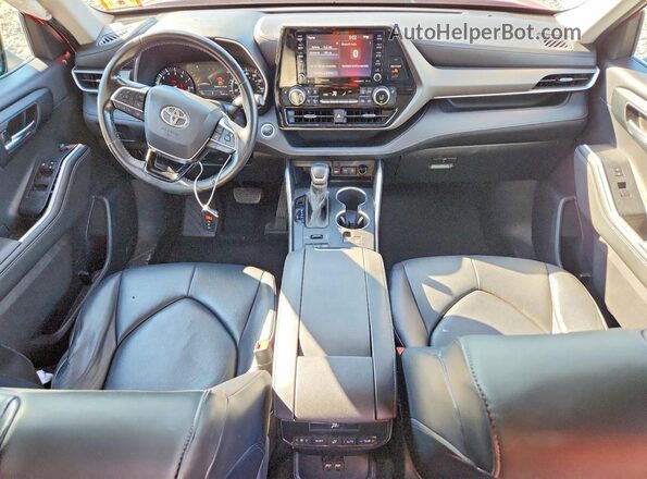 5TDGZRBH6MS534439 2021 TOYOTA HIGHLANDER Red Вид панелі приладів