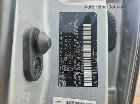 5TDGZRBH7LS029783 2020 TOYOTA HIGHLANDER Silver VIN կոդի պիտակի տեսք