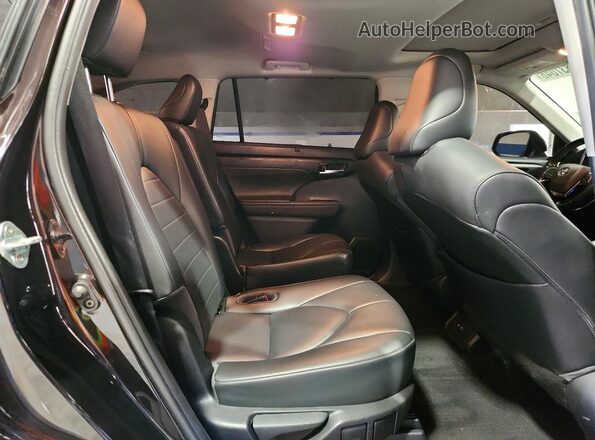 5TDGZRBHXLS046755 2020 TOYOTA HIGHLANDER Black უკანა სალონის ხედი